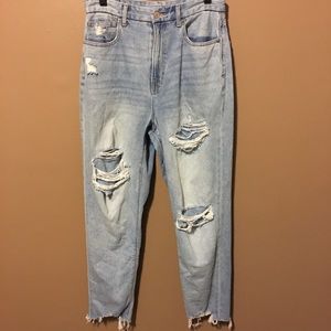 American Eagle Distressed Curvy Mom Jeans Size 6